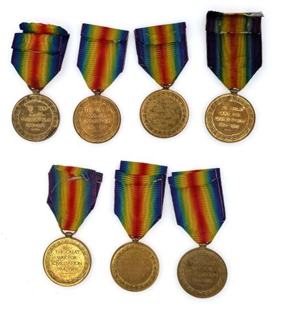 United Kingdom - Lot of seven gilt bronze...
