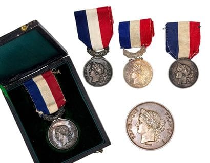 IIIe République, lot de cinq médailles d'honneur...