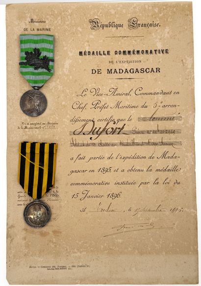 Madagascar, Dahomey, lot de deux médailles...