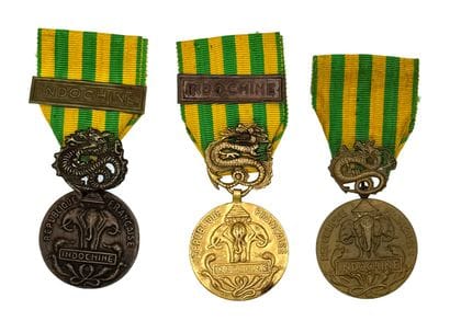 Postwar - Set of three commemorative medals...