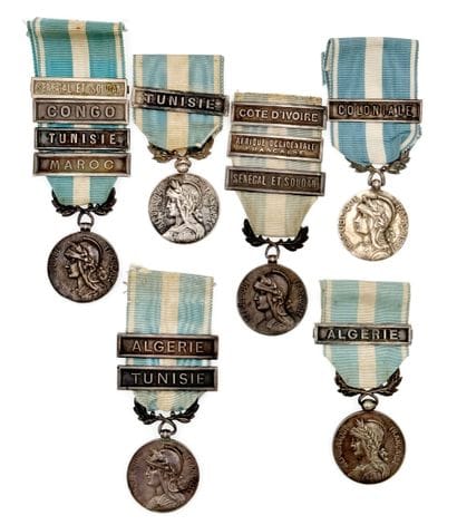 Lot de six Médailles coloniales en argent...