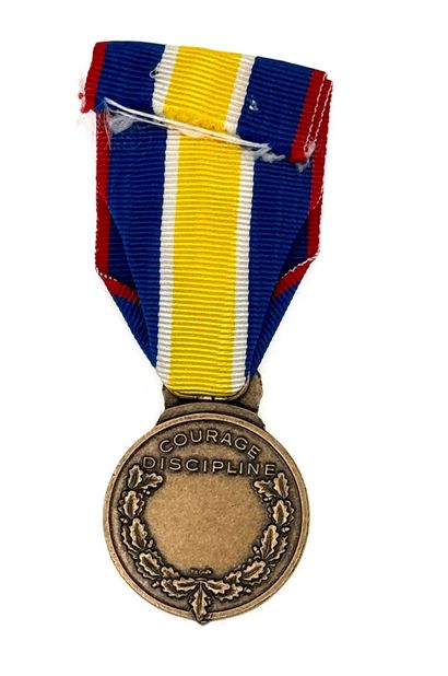 Après-guerre - Médaille de la Gendarmerie...