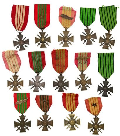 Seconde Guerre mondiale - Lot de quatorze...