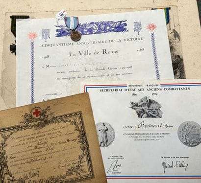 First World War - Lot of five patents and...