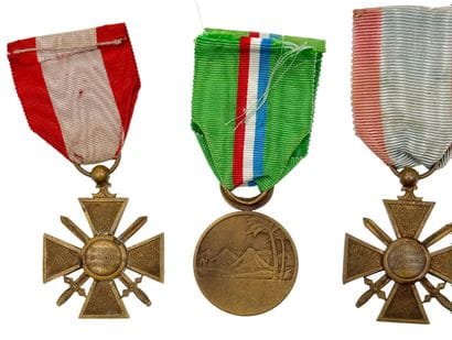 INTERWAR PERIOD

Lot of three medals in ordinance...