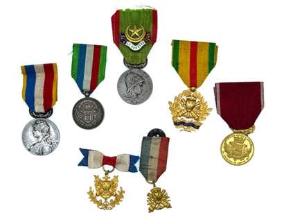 Anciens militaires, lot de sept médailles...