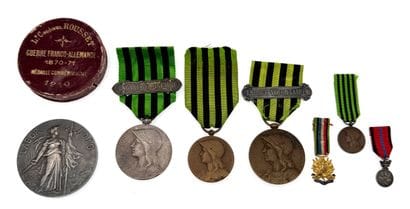 1870-1871, lot de sept médailles : 

- Quatre...