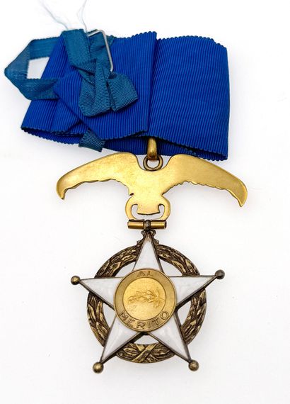 Chili - Ordre du Mérite, organisé en 1929,...