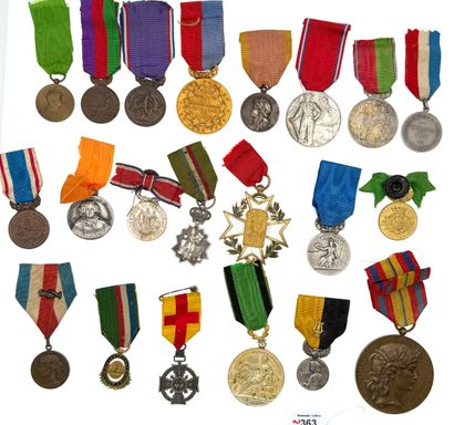 Private Orders and Decorations - Lot of forty-two...