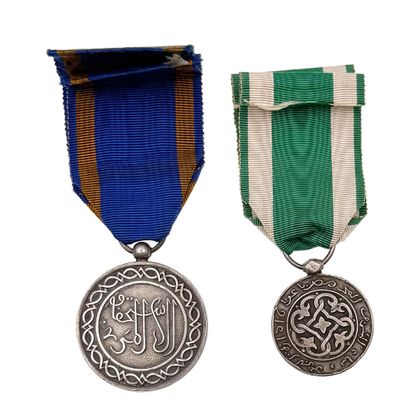 Maroc - Lot de deux médailles : une médaille...