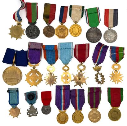 Private Orders and Decorations - Lot of forty-two...
