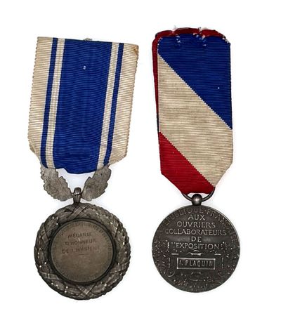 Lot de deux médailles civiles : 

- Une médaille...