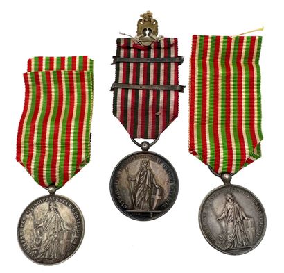 Royaume d'Italie - Lot de trois médailles...