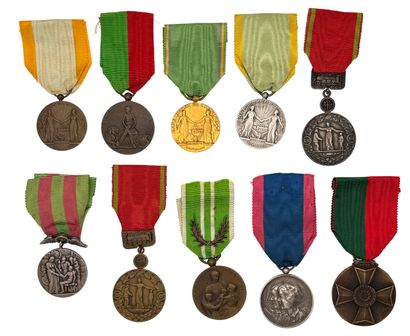 RAILWAY

Lot of thirty-four medals or badges:...