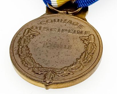 Après-guerre - Médaille de la Gendarmerie...