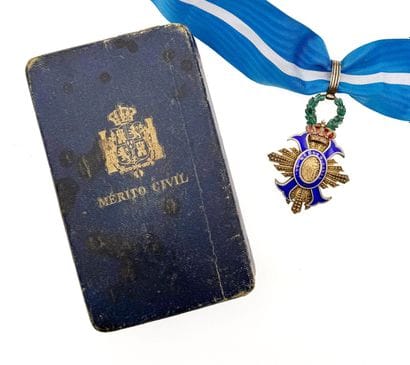Espagne - Ordre du Mérite civil, fondé en...