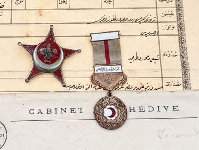 Turquie - Lot de deux médailles et deux documents...