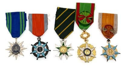 ORDRES ET DÉCORATIONS CIVILES

Ordres ministériels...