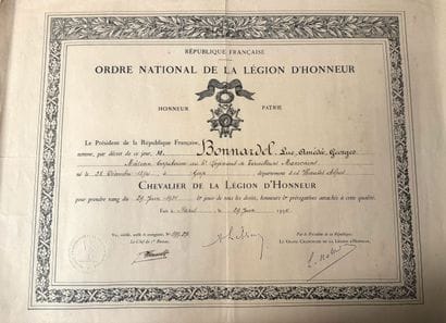 Légion d'honneur - Eight patents and documents:...