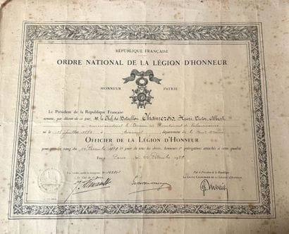 Légion d'honneur - Eight patents and documents:...