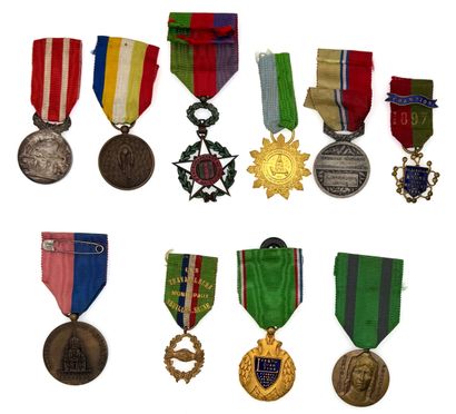 Private Orders and Decorations - Lot of thirty-six...