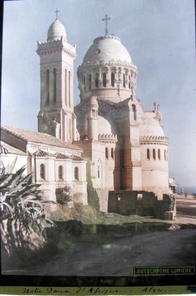 Trois vues d'Alger et une vue d'Oran. Quatre...