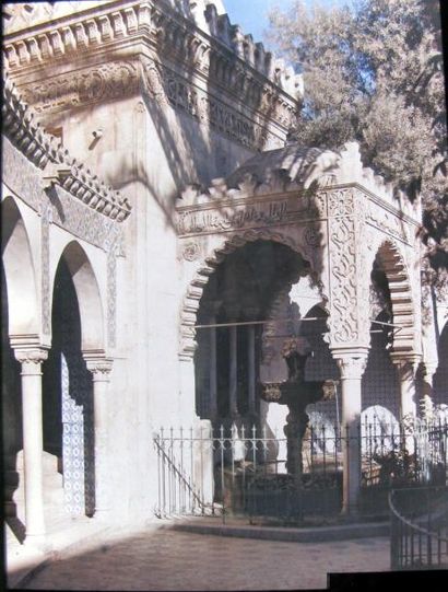 Trois vues d'Alger et une vue d'Oran. Quatre...