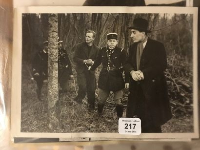 Gendarmes et voleurs
Ensemble de plus de...