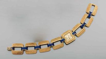 MONTRE-BRACELET de dame, carrée, en or jaune...