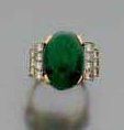 BAGUE en or jaune et platine sertie d'une...
