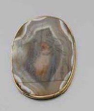 LARGE INTAILLE SUR AGATE DE FORME OVALE 