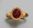 BAGUE en or jaune sertie d'une intaille sur...