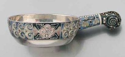 PETIT KOVCH en argent, décoré d'émaux polychromes...