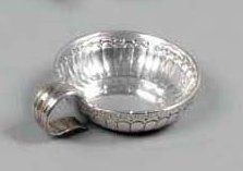 TASSE À VIN en argent ornée de larges godrons,...
