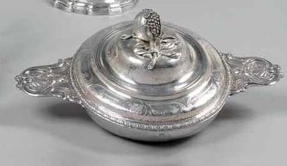 ÉCUELLE couverte en argent décoré de guirlandes...