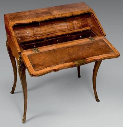 Bureau de pente en placage de bois de violette...