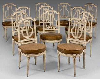 Suite de douze chaises à dossier lyre en...