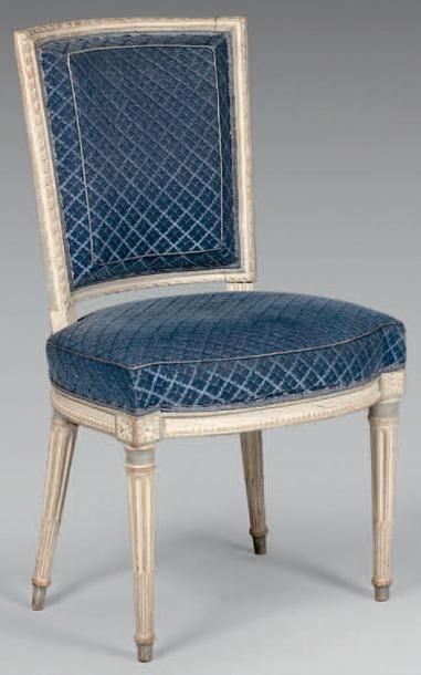 Chaise à dossier tuile en hêtre mouluré relaqué...
