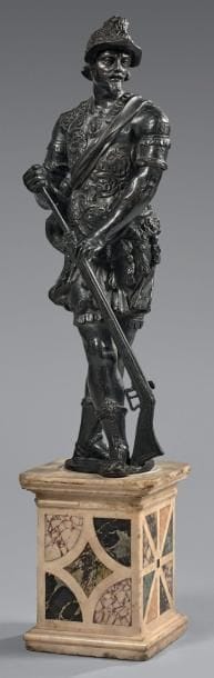 Grande statuette en bronze à patine noire...
