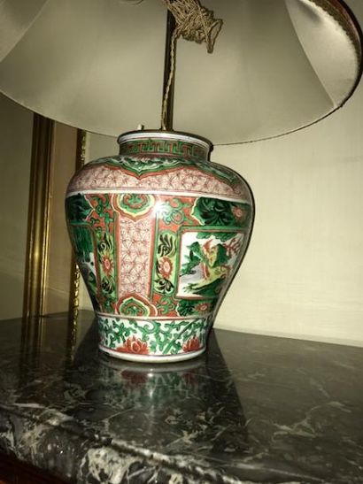 Potiche en porcelaine de la famille verte...