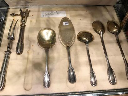 Ensemble de huit pièces de service en argent...