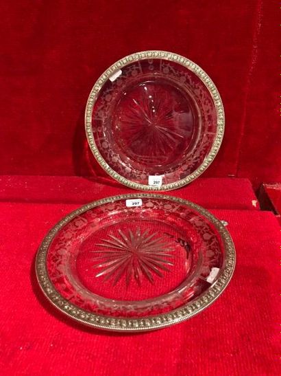 Paire d'assiettes à gâteaux en verre blanc...