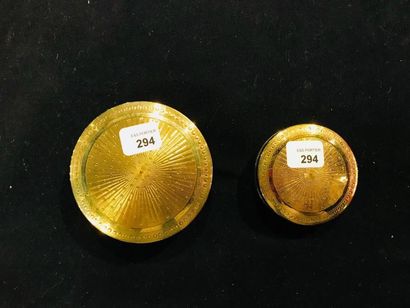Deux boîtes rondes en vermeil 950 millièmes...
