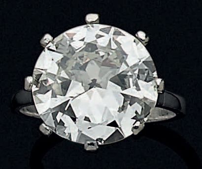 Bague en platine 850 millièmes sertie d'un...