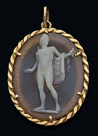 Pendentif ovale en or jaune 750 millièmes...