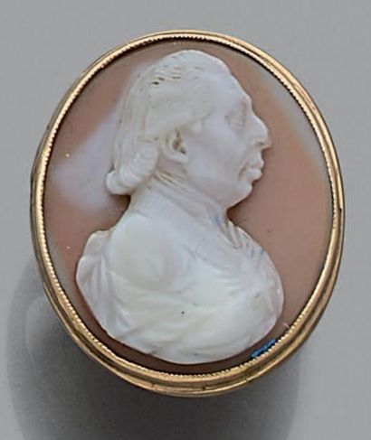 Bague en or jaune 750 millièmes ornée d'un...