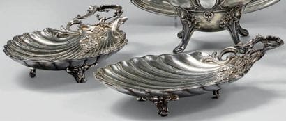 Paire de coupes tripodes en argent 950 millièmes...
