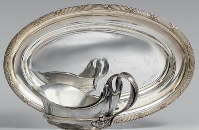Plat ovale en argent uni 925 millièmes, l'aile...