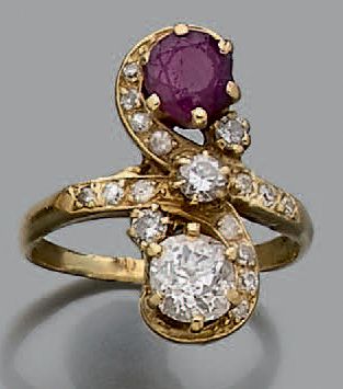 Bague en or jaune 750 millièmes ornée d'un...