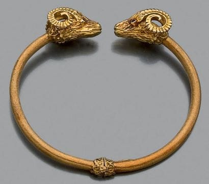 Bracelet ouvrant en or jaune 750 millièmes...